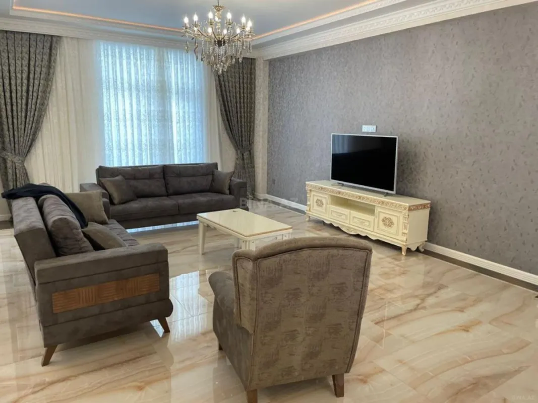 Kirayə verilir 4 otaqlı mənzil 220 m²
