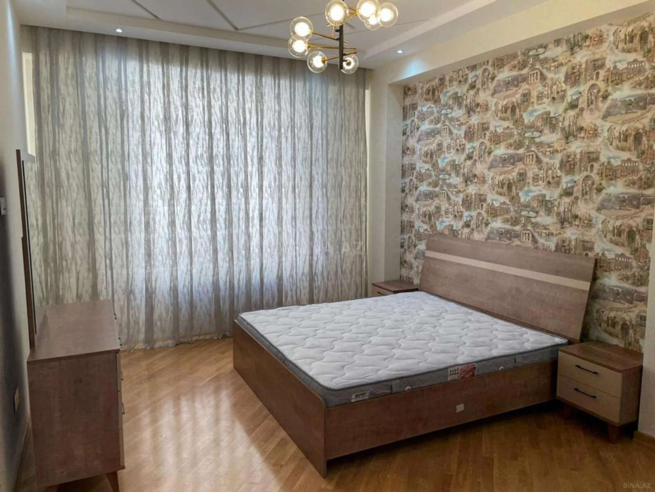 Kirayə verilir 4 otaqlı mənzil 220 m²