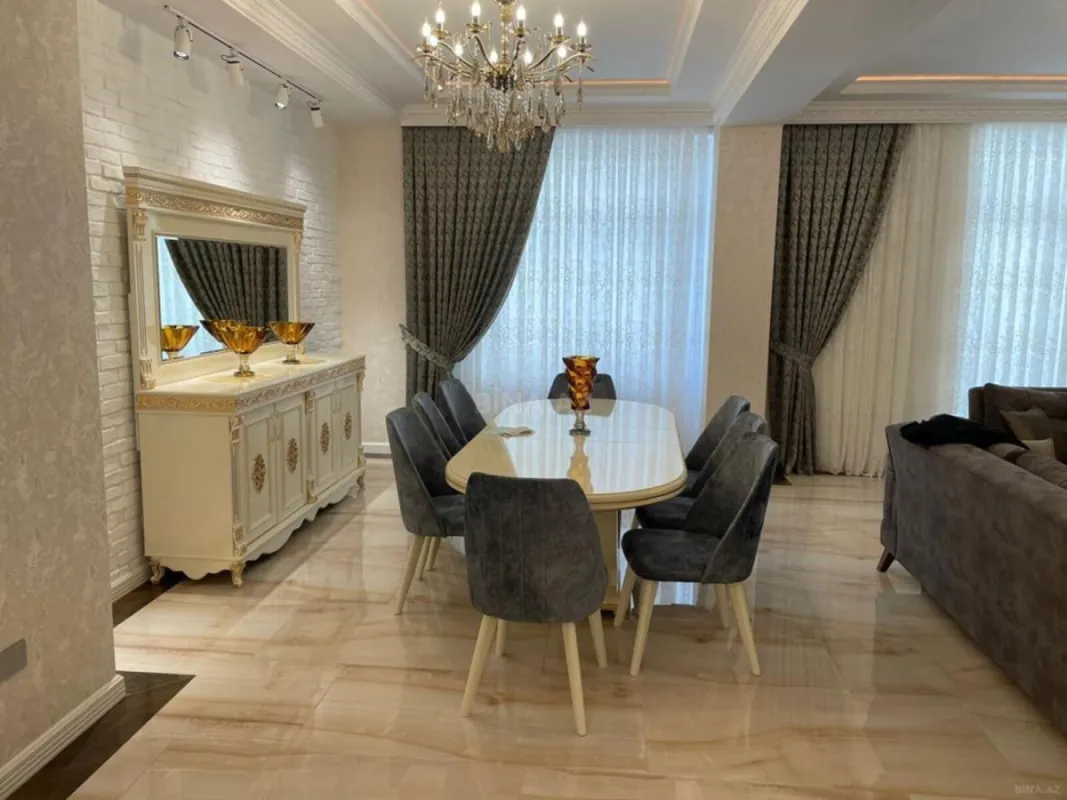 Kirayə verilir 4 otaqlı mənzil 220 m²