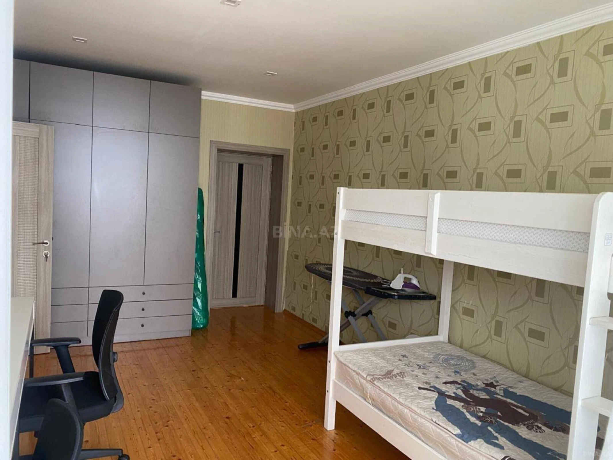 Satılır 3 otaqlı mənzil 92 m²