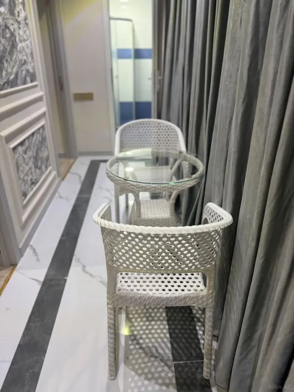 Satılır obyekt 210 m²