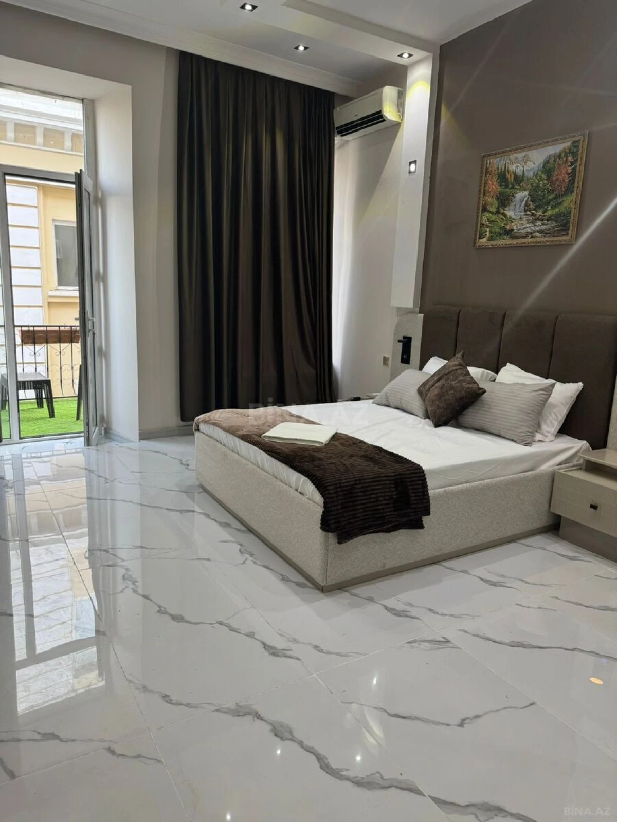 Satılır obyekt 210 m²