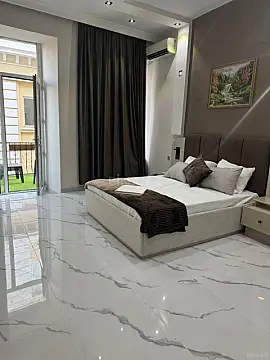 Satılır obyekt 210 m²