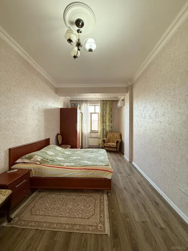 Satılır 3 otaqlı mənzil 108 m²