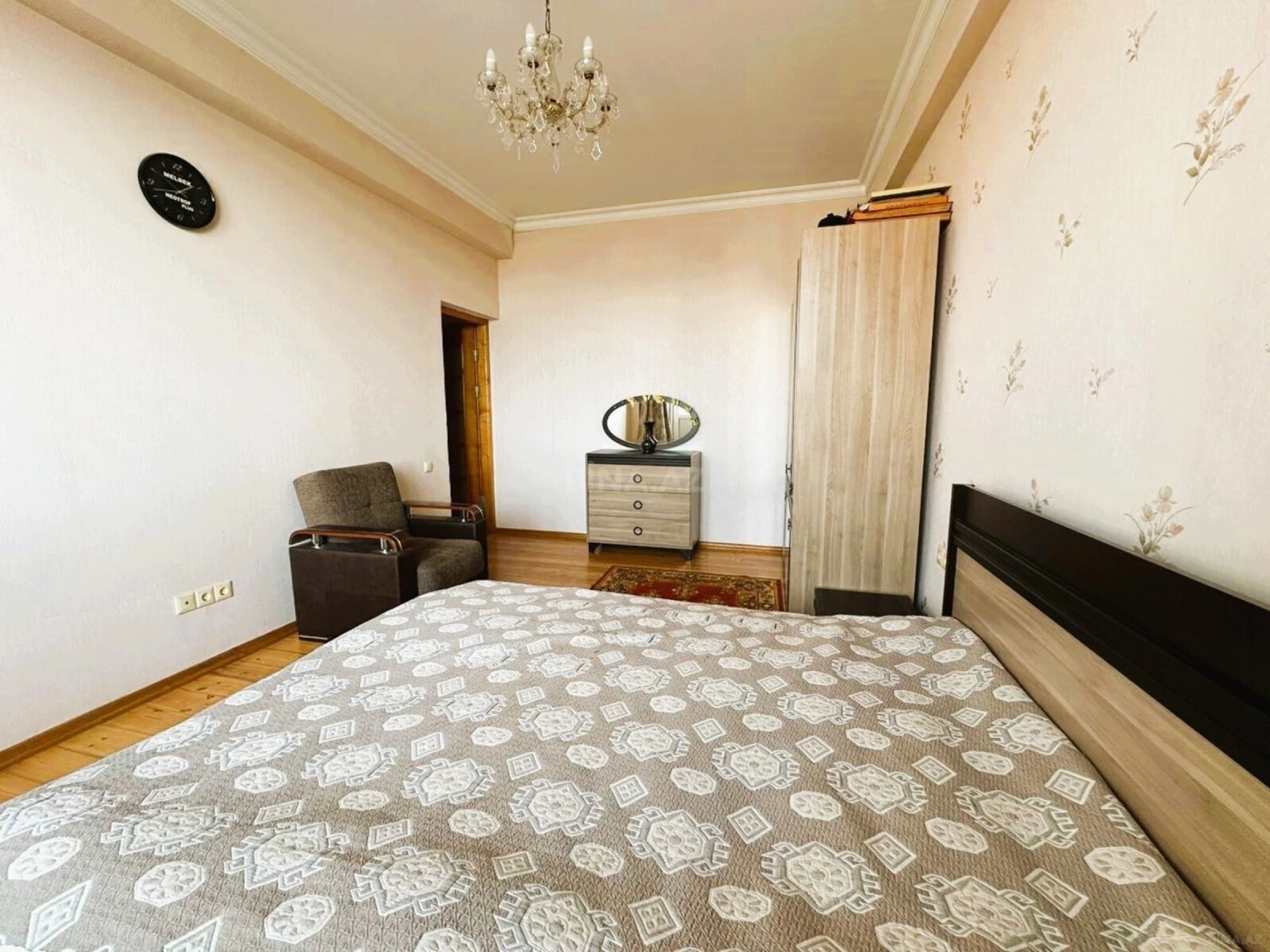 Kirayə verilir 2 otaqlı mənzil 94 m²