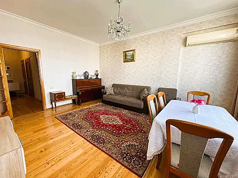 Kirayə verilir 2 otaqlı mənzil 94 m²