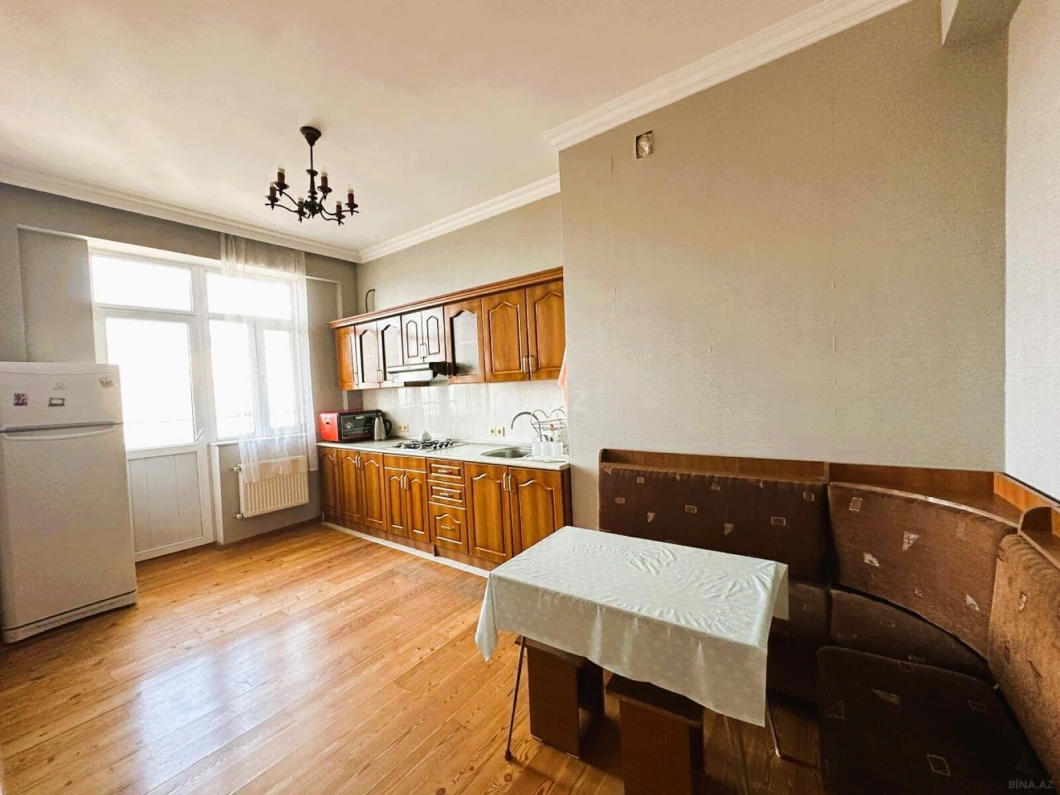 Kirayə verilir 2 otaqlı mənzil 94 m²