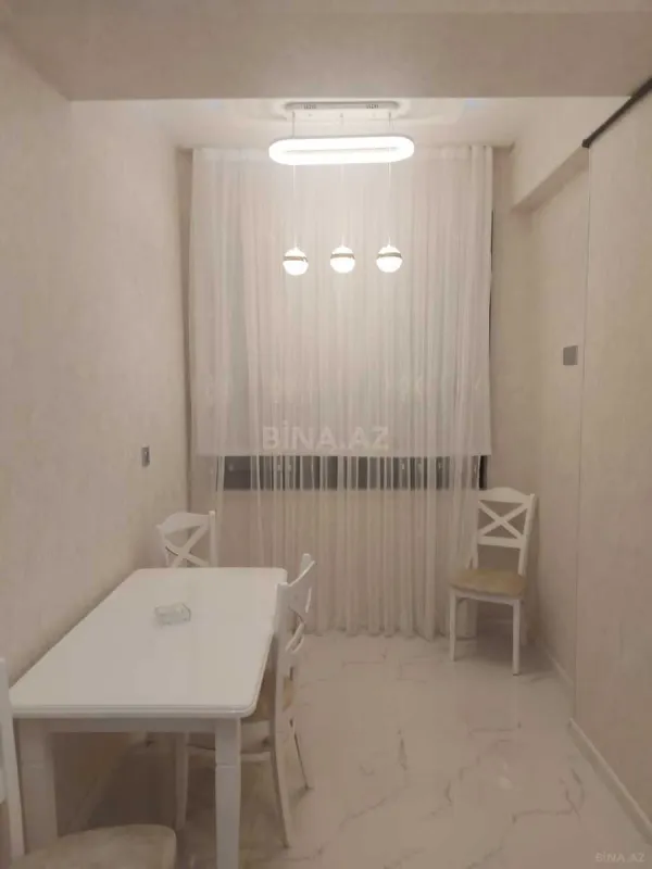 Kirayə verilir 2 otaqlı mənzil 76 m²