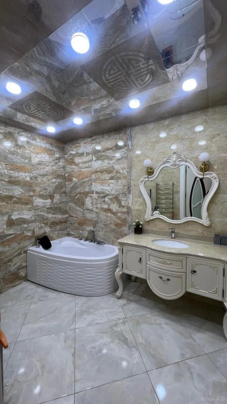 Kirayə verilir 4 otaqlı mənzil 190 m²