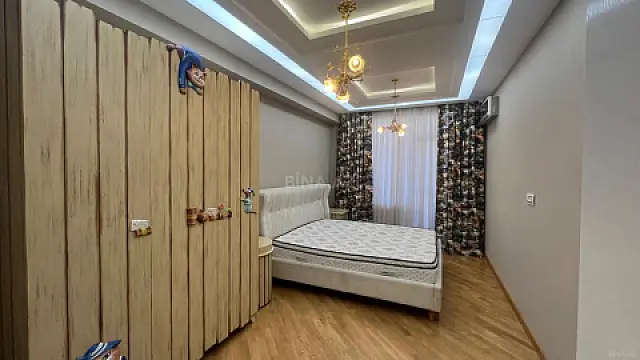 Kirayə verilir 4 otaqlı mənzil 190 m²