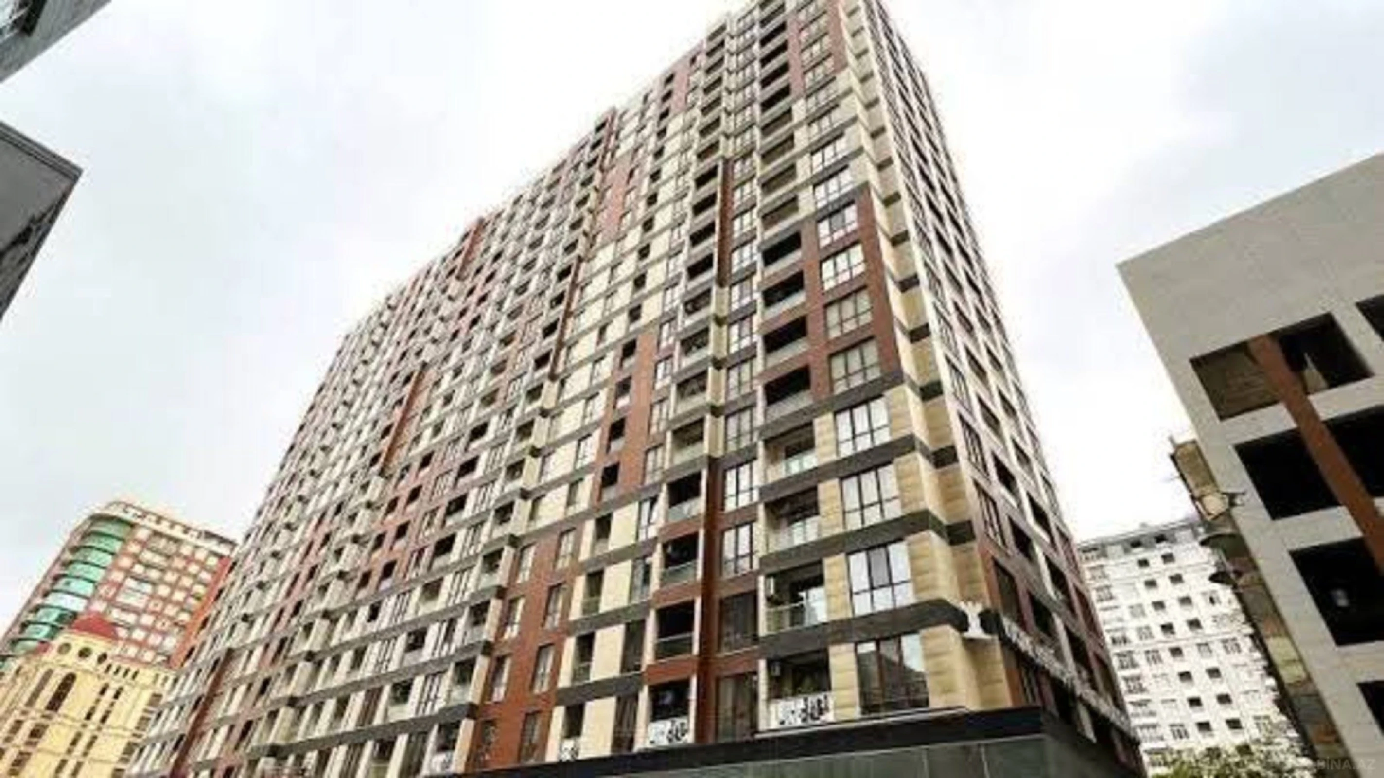 Satılır 2 otaqlı mənzil 55 m²