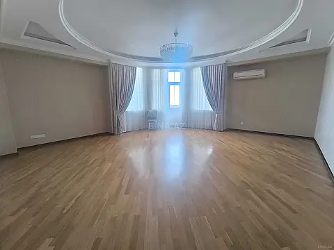 Satılır 3 otaqlı mənzil 142 m²