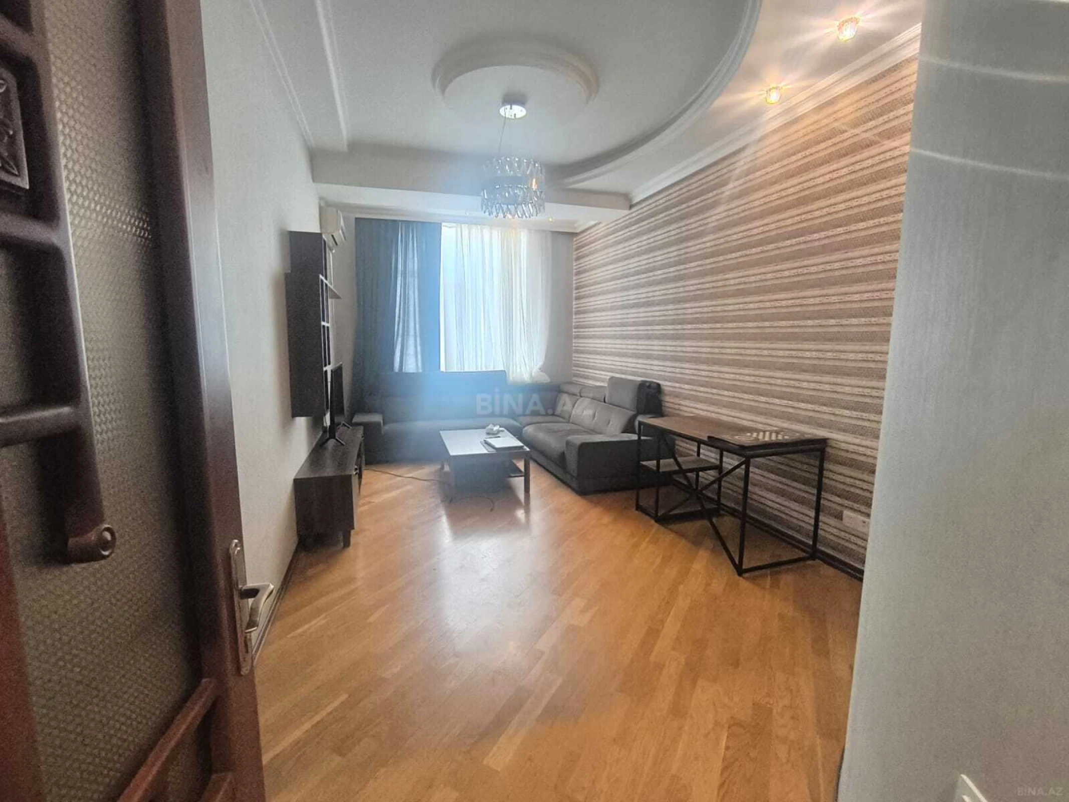Satılır 3 otaqlı mənzil 142 m²