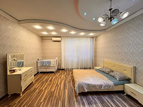Satılır 2 otaqlı mənzil 102 m²