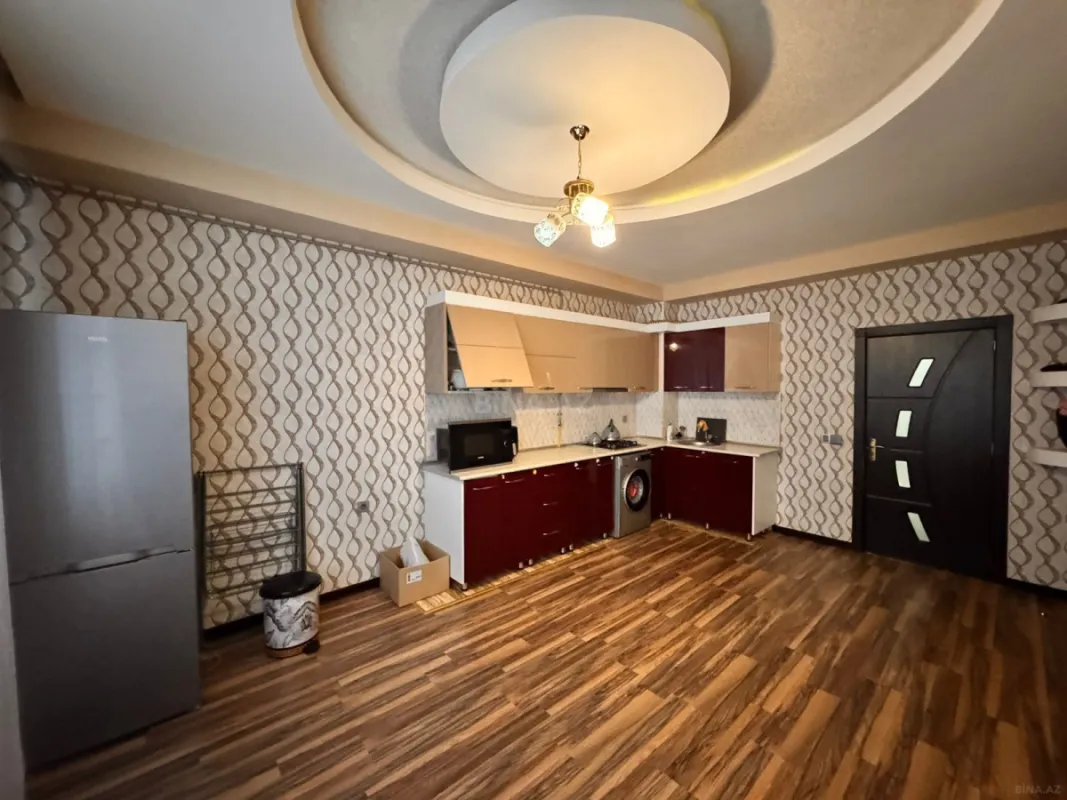 Satılır 2 otaqlı mənzil 102 m²