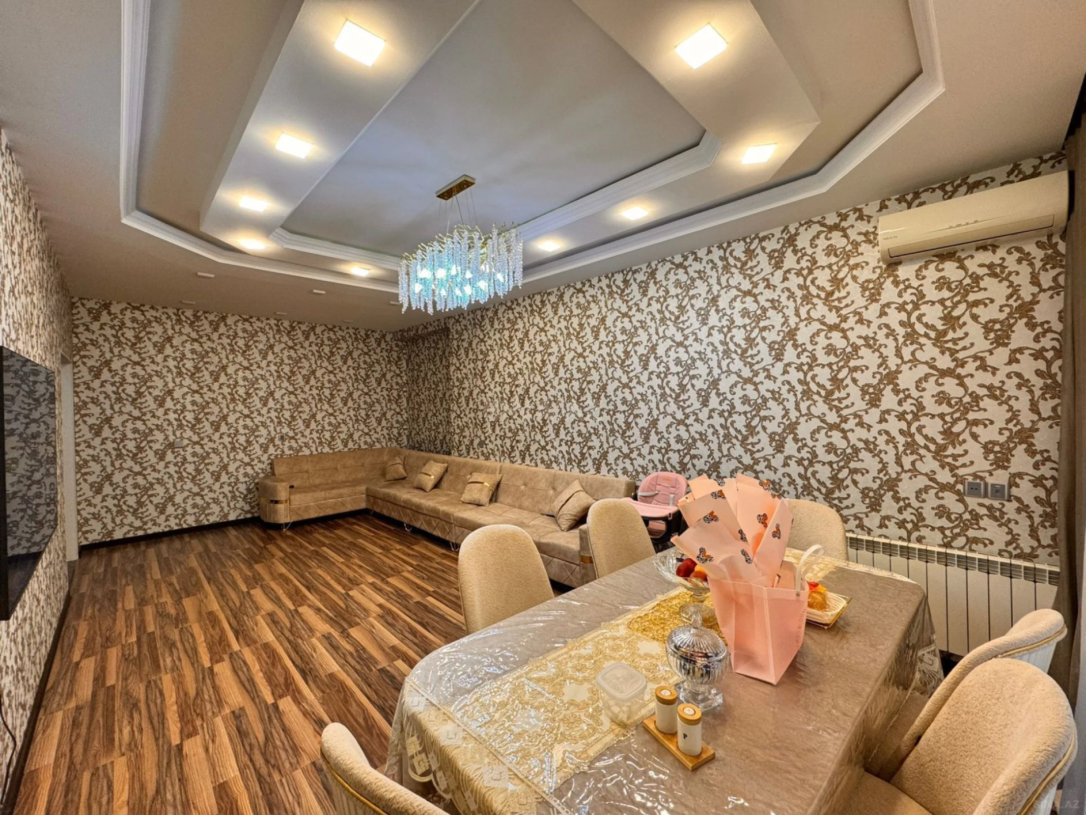 Satılır 2 otaqlı mənzil 102 m²