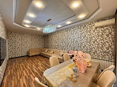 Satılır 2 otaqlı mənzil 102 m²