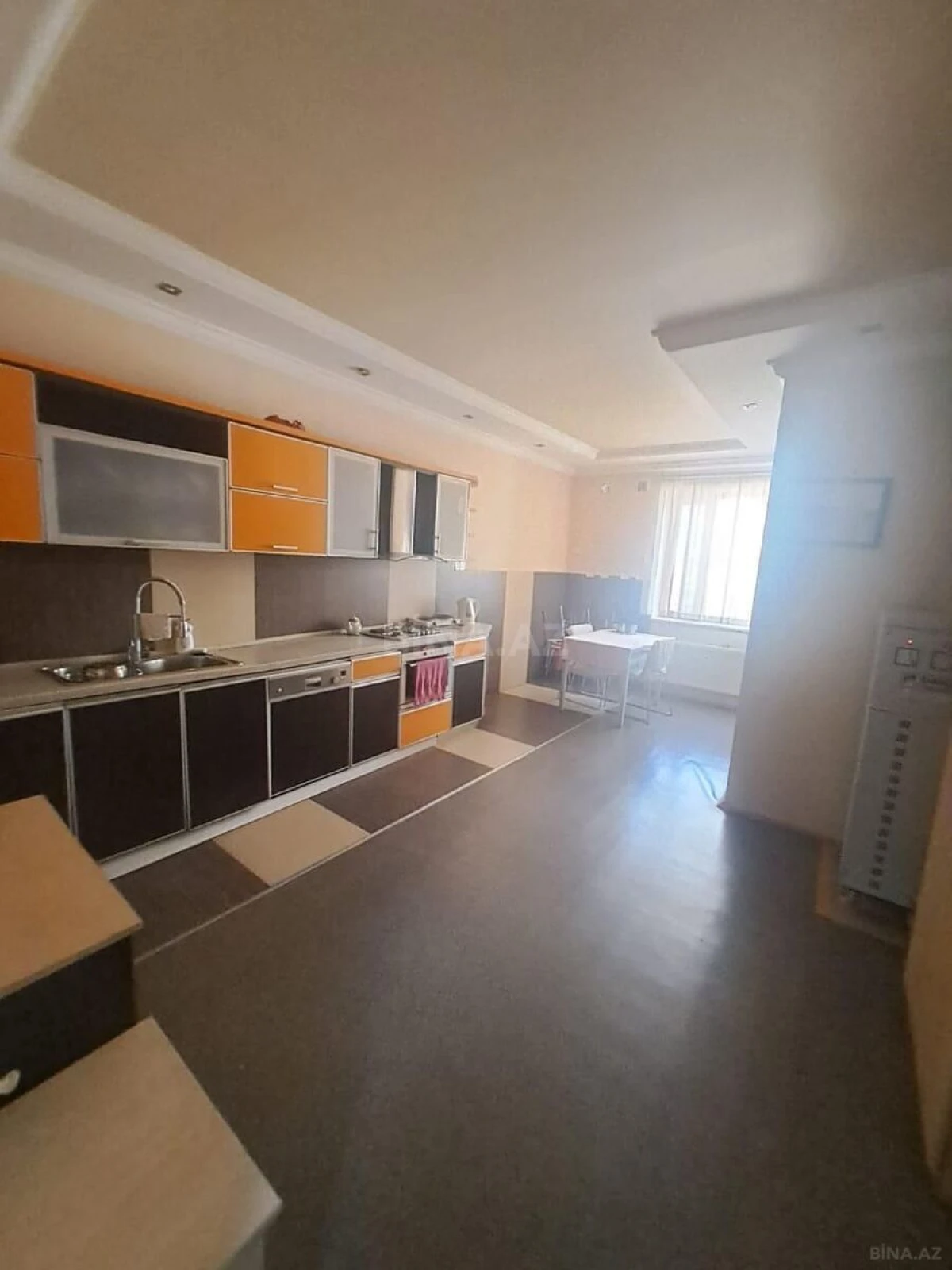 Satılır 5 otaqlı mənzil 840 m²