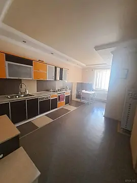 Satılır 5 otaqlı mənzil 840 m²
