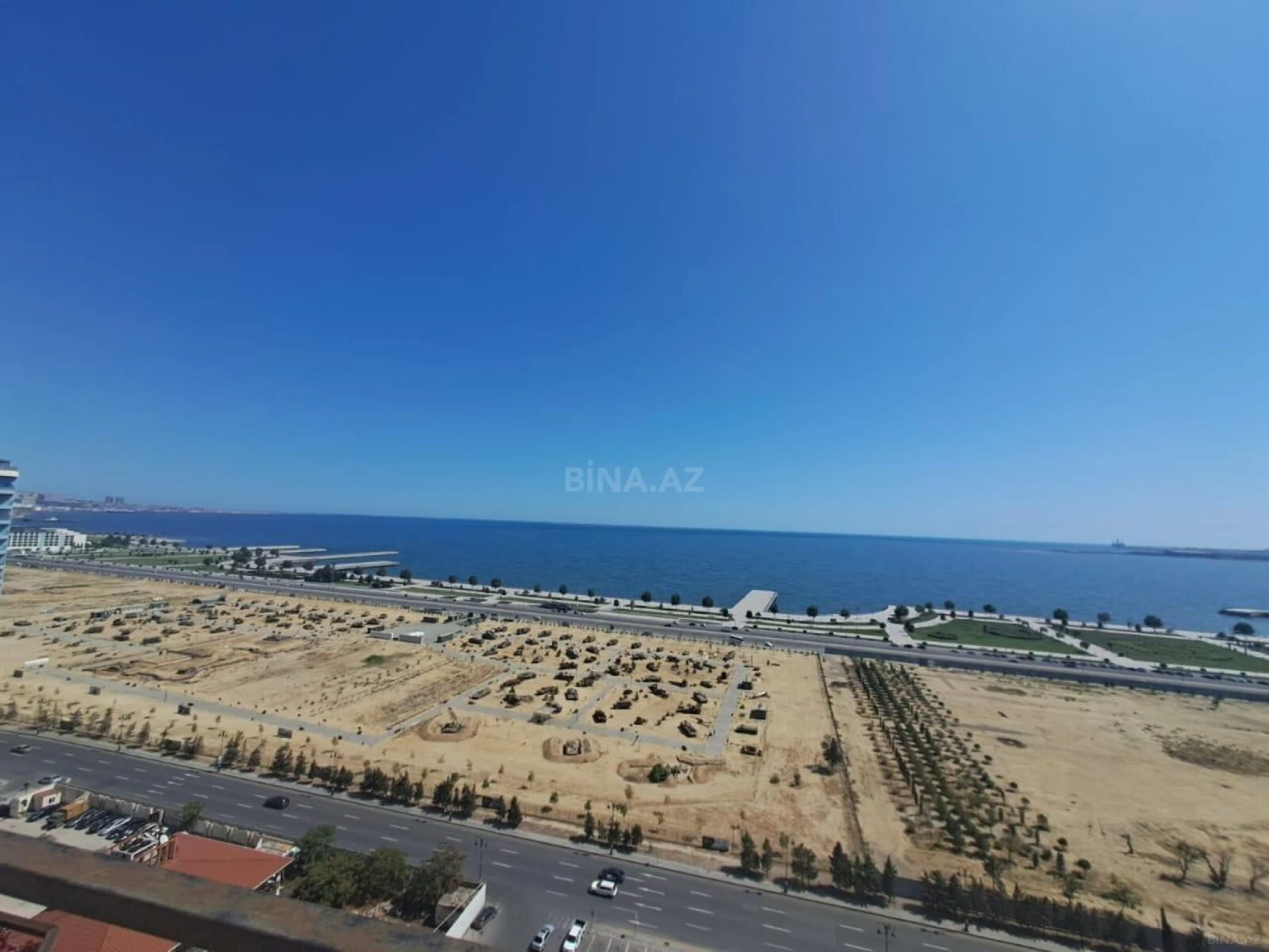 Satılır 5 otaqlı mənzil 840 m²