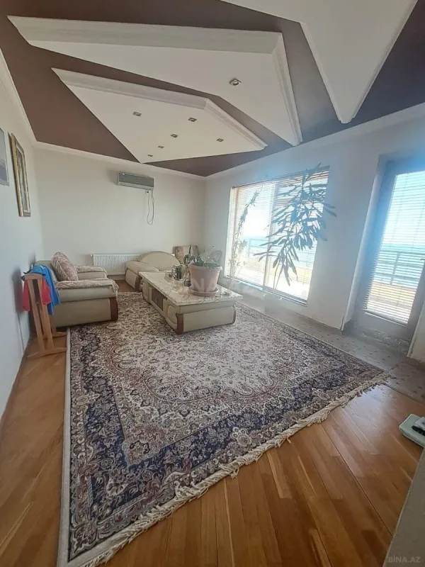 Satılır 5 otaqlı mənzil 840 m²