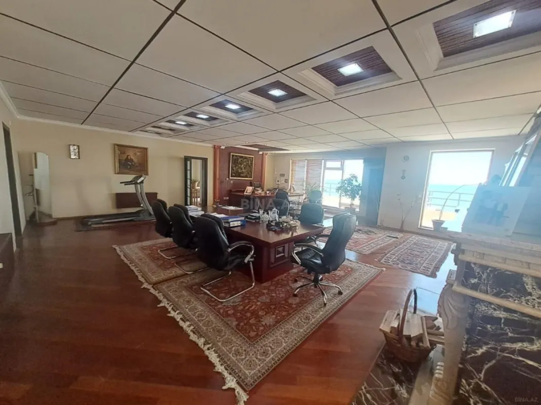 Satılır 5 otaqlı mənzil 840 m²