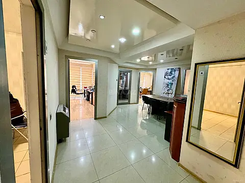 Kirayə verilir 5 otaqlı ofis 160 m²