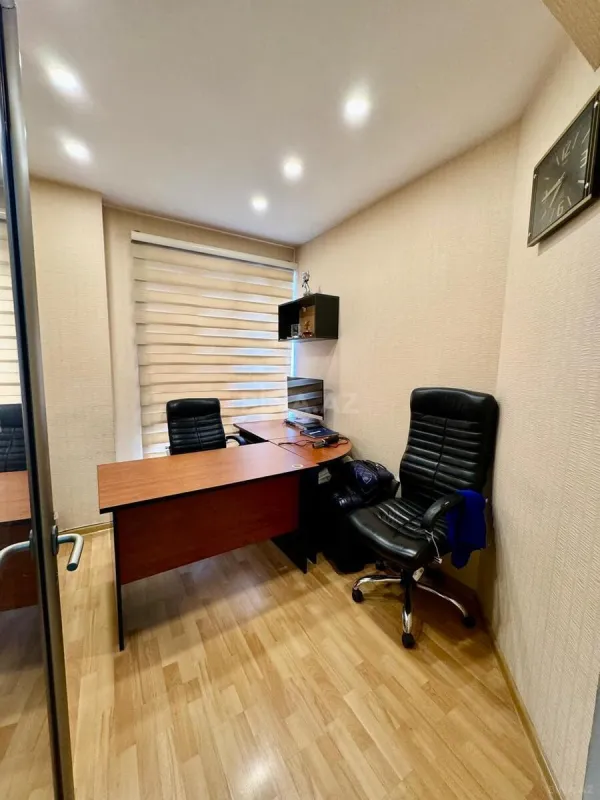 Kirayə verilir 5 otaqlı ofis 160 m²
