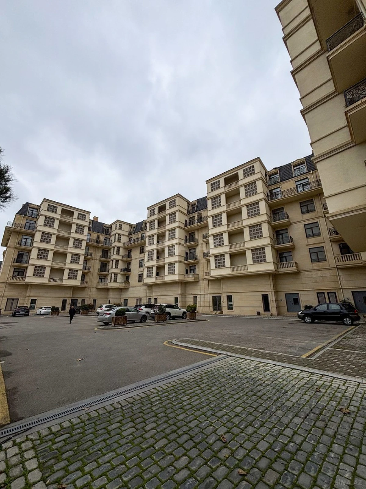 Kirayə verilir 2 otaqlı mənzil 60 m²