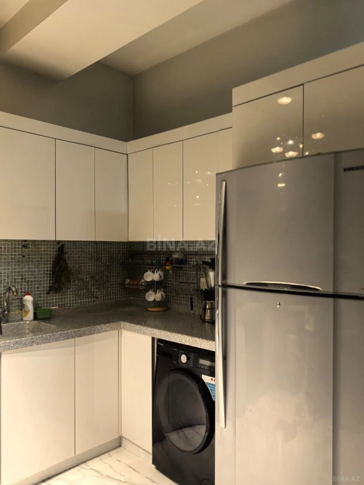 Kirayə verilir 2 otaqlı mənzil 60 m²
