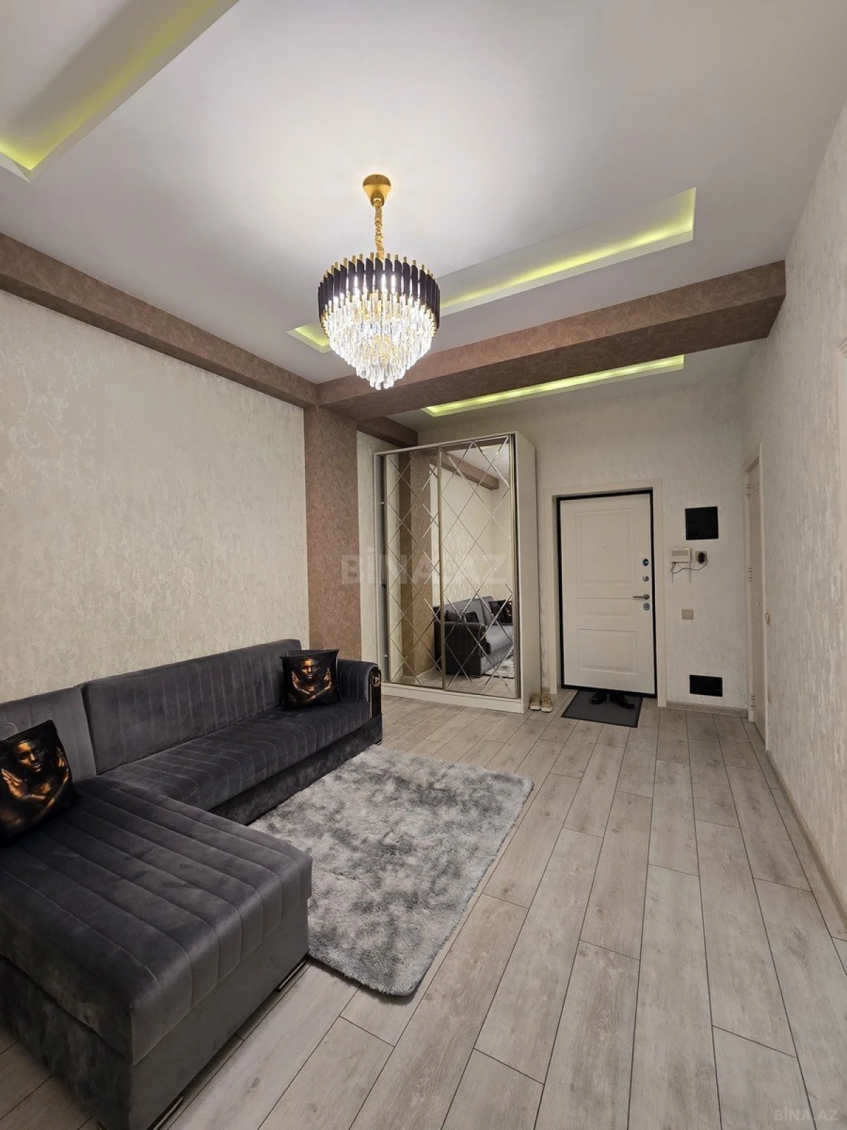 Satılır 2 otaqlı mənzil 58 m²