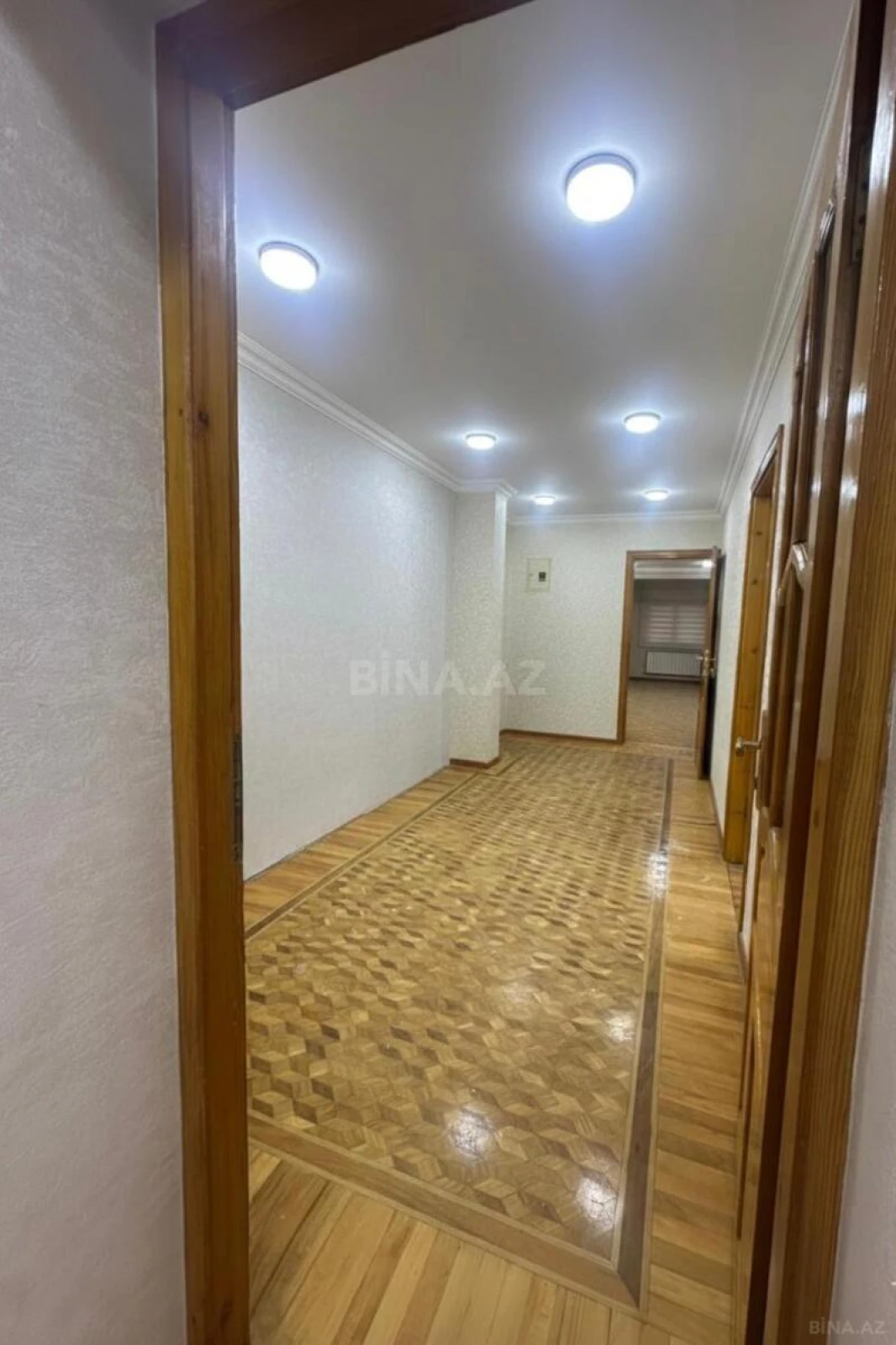 Kirayə verilir 4 otaqlı ofis 120 m²