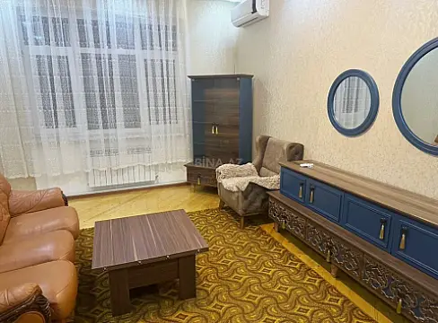 Kirayə verilir 2 otaqlı mənzil 70 m²