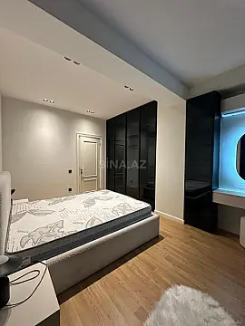 Kirayə verilir 2 otaqlı mənzil 80 m²
