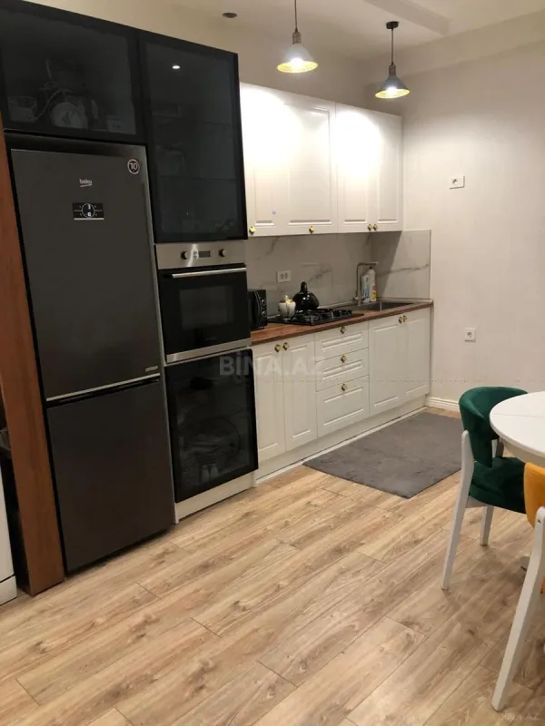 Kirayə verilir 2 otaqlı mənzil 70 m²