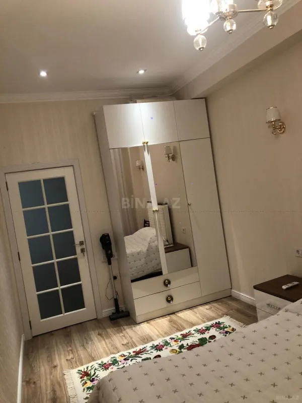 Kirayə verilir 2 otaqlı mənzil 70 m²
