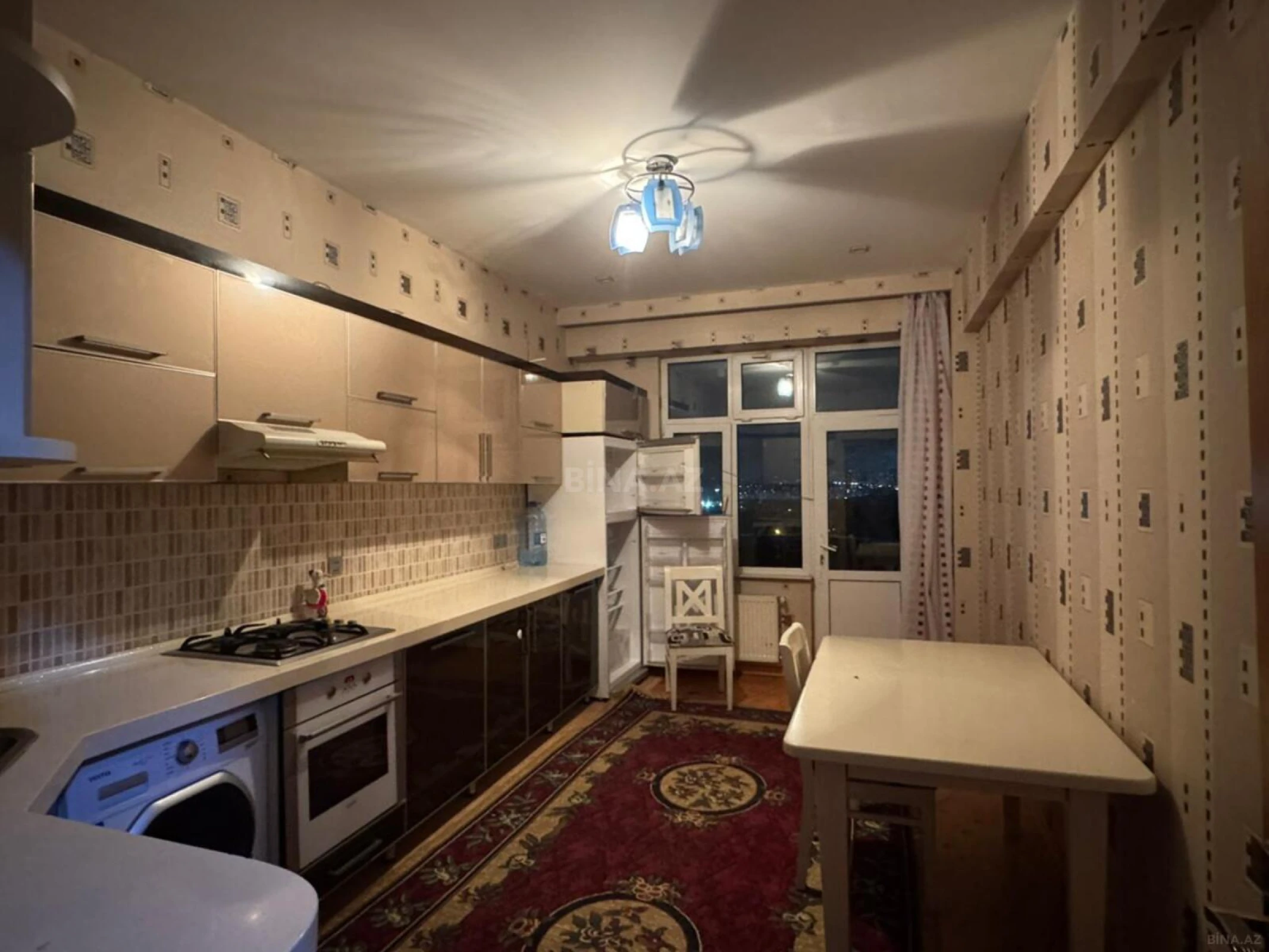 Kirayə verilir 2 otaqlı mənzil 90 m²