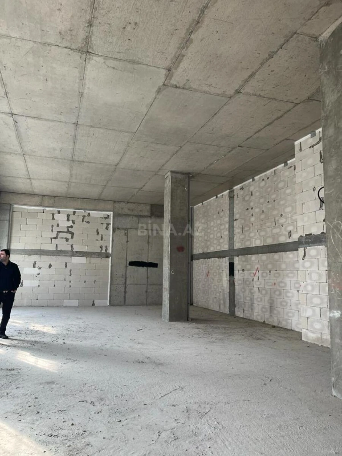 Satılır obyekt 980 m²