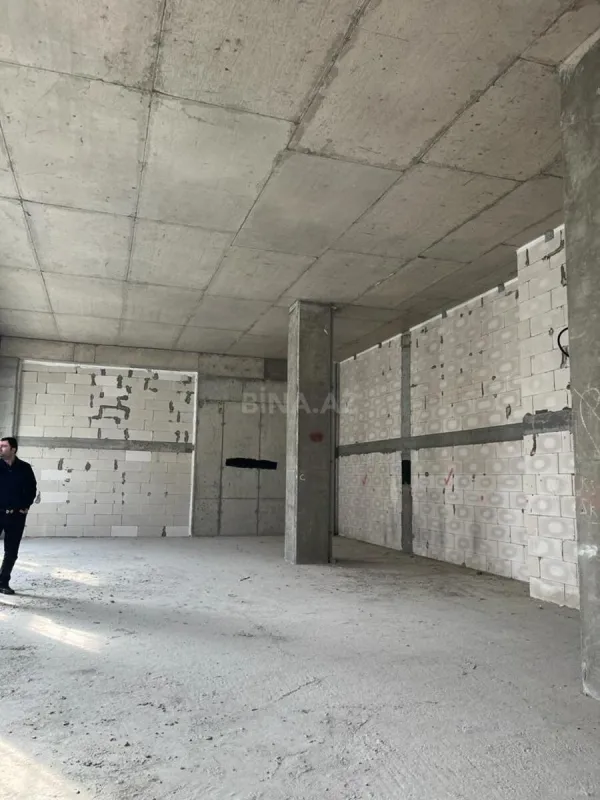 Satılır obyekt 980 m²