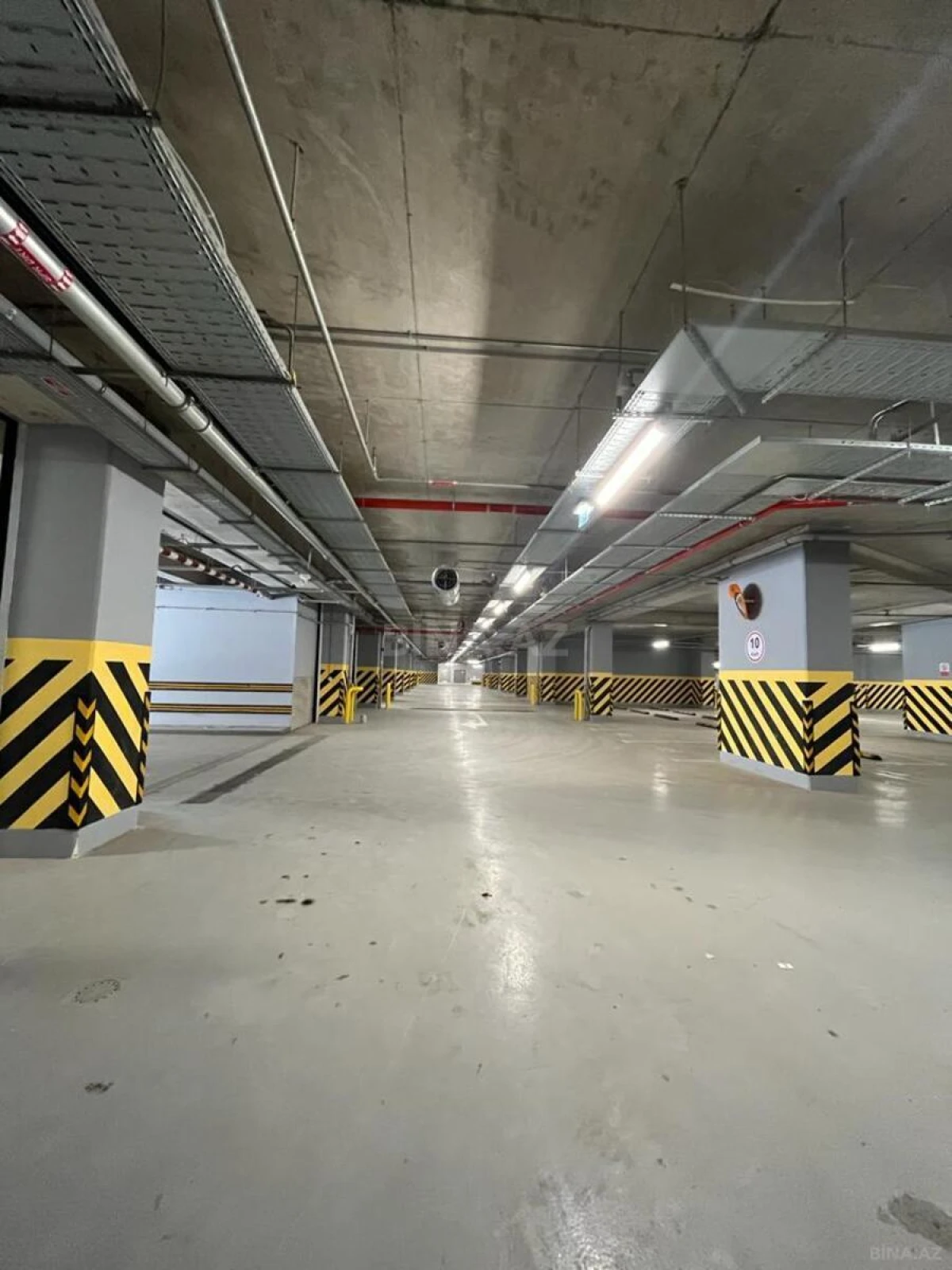 Satılır obyekt 980 m²