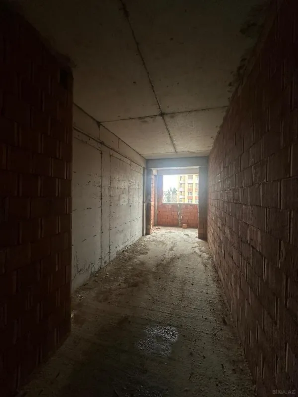 Satılır 4 otaqlı mənzil 110 m²