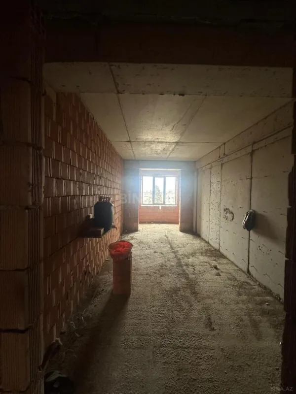 Satılır 4 otaqlı mənzil 110 m²