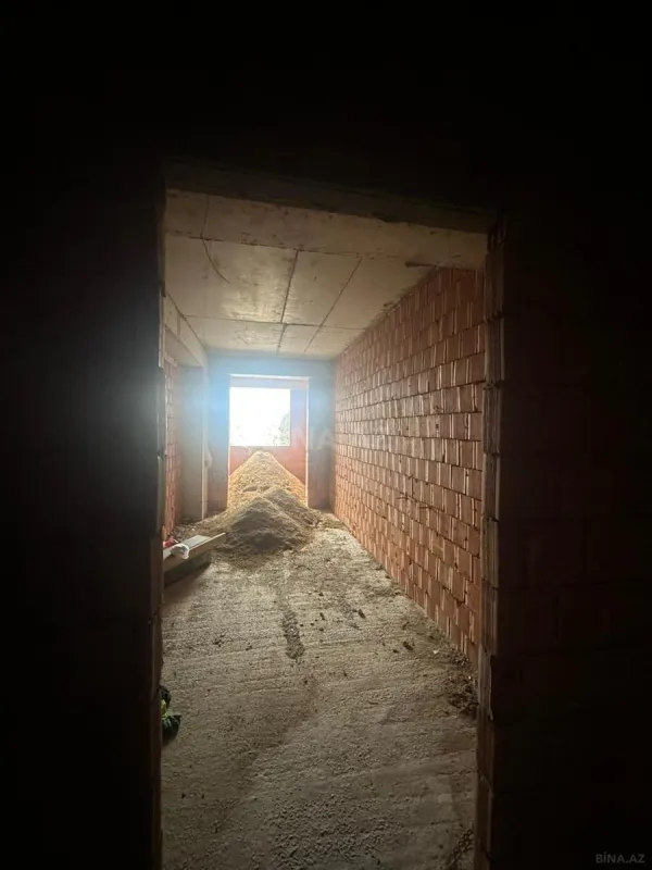 Satılır 4 otaqlı mənzil 110 m²