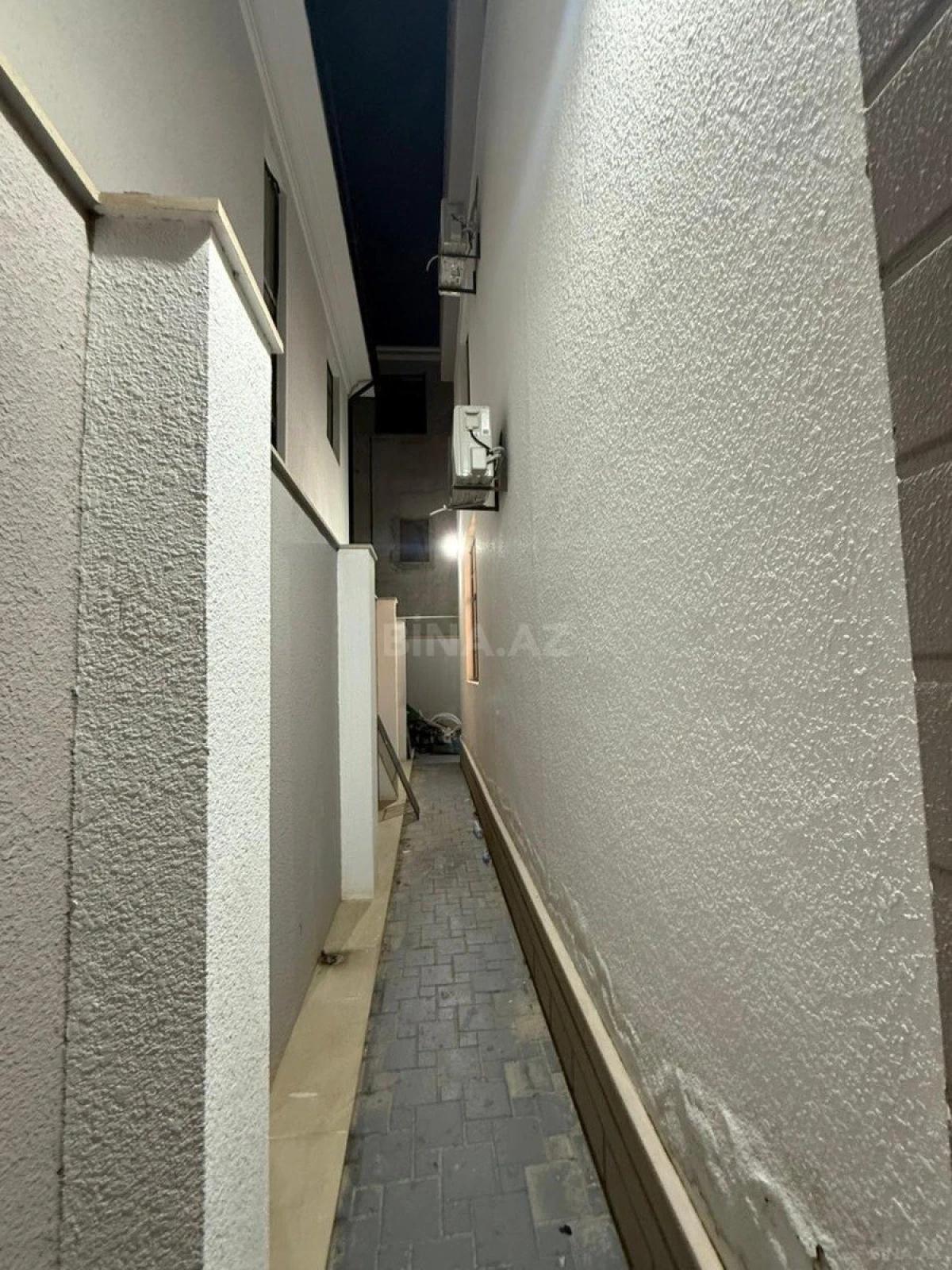 Satılır 4 otaqlı həyət evi 200 m²