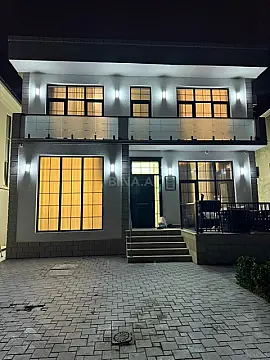Satılır 4 otaqlı həyət evi 200 m²