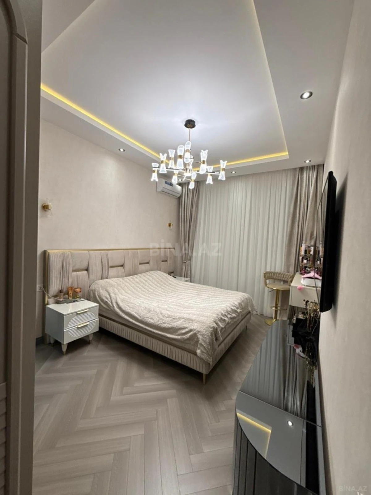 Satılır 4 otaqlı həyət evi 200 m²