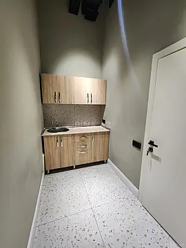 Kirayə verilir 2 otaqlı ofis 60 m²