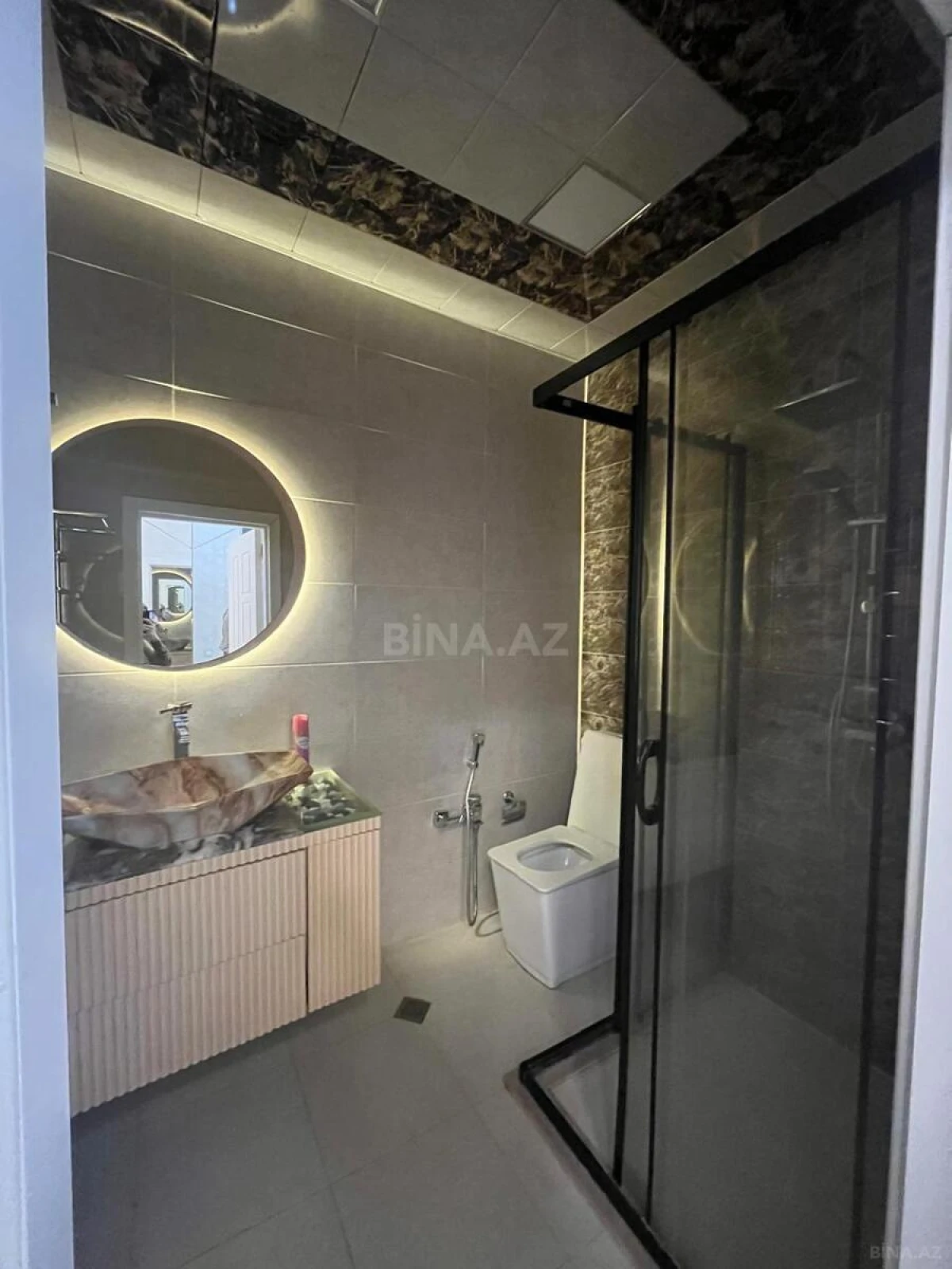 Kirayə verilir 2 otaqlı mənzil 65 m²