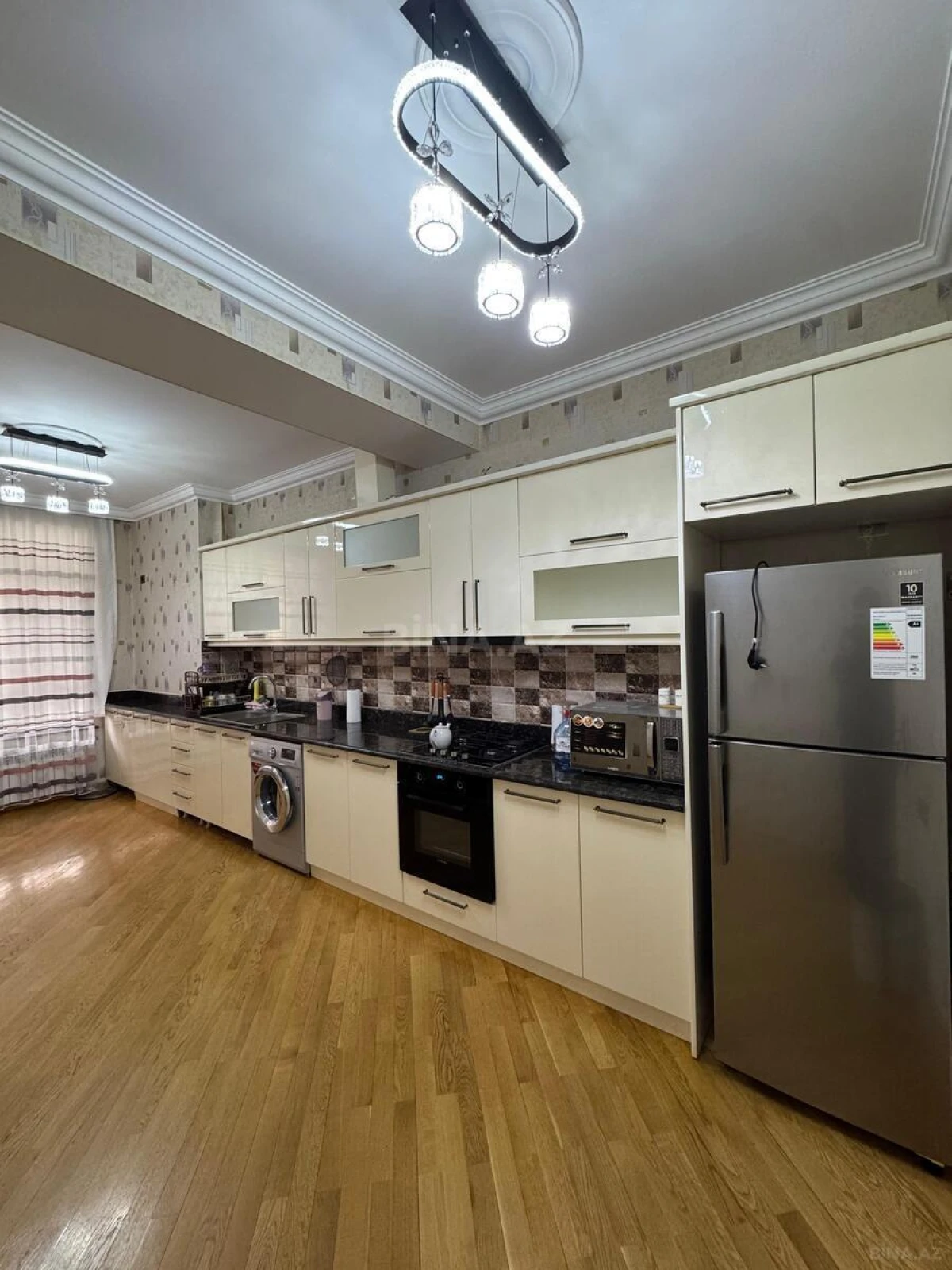 Kirayə verilir 2 otaqlı mənzil 100 m²