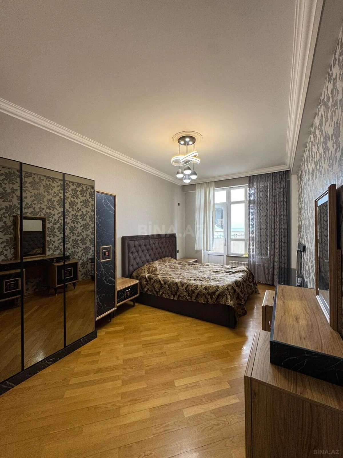 Kirayə verilir 2 otaqlı mənzil 100 m²